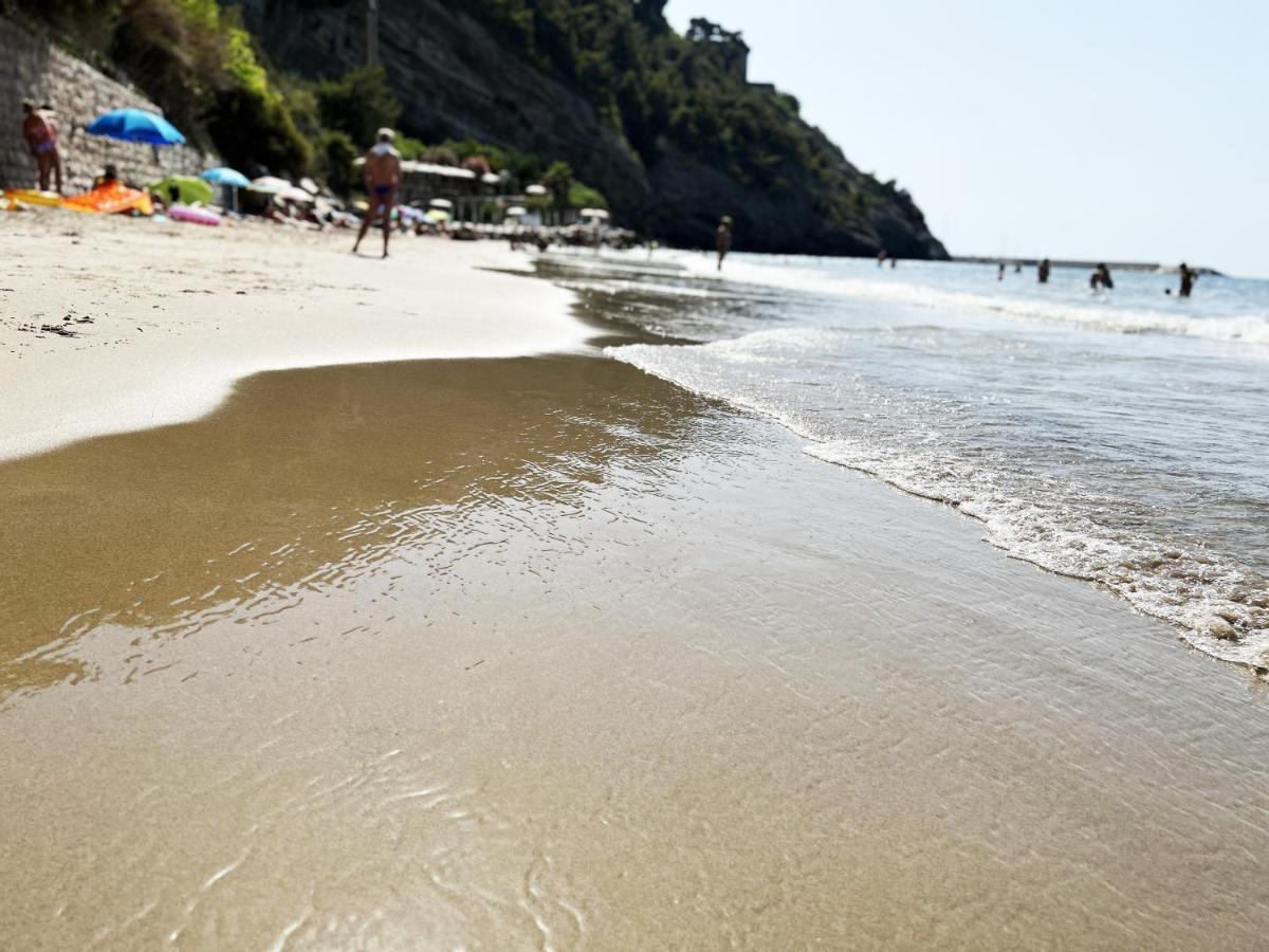 Appartamento Al Mare Ventimiglia Exterior photo