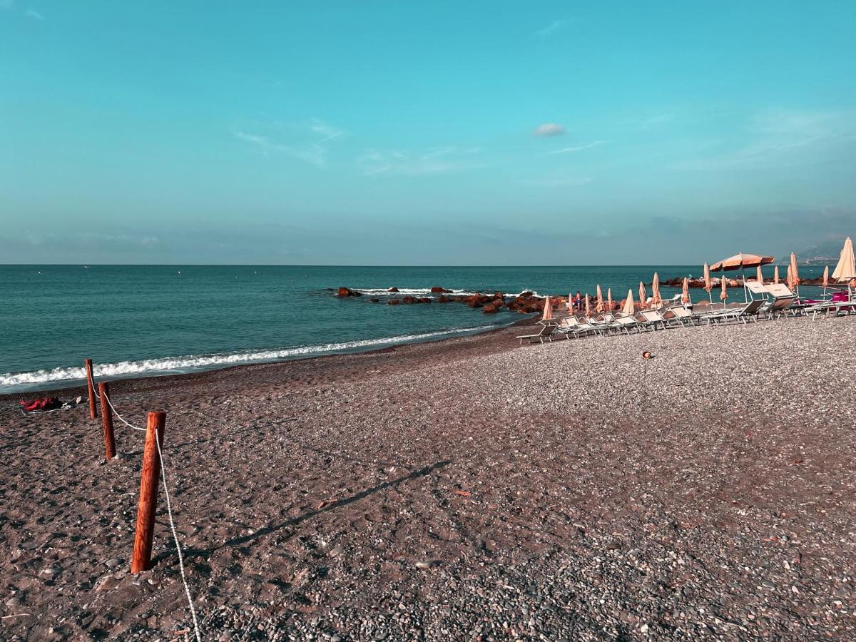 Appartamento Al Mare Ventimiglia Exterior photo